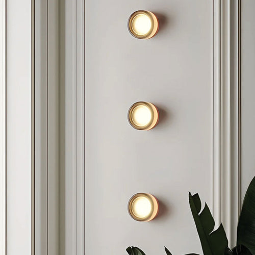 Luminária de parede sofisticada com iluminação suave e relevo artístico contemporâneo. Cinza fumaça