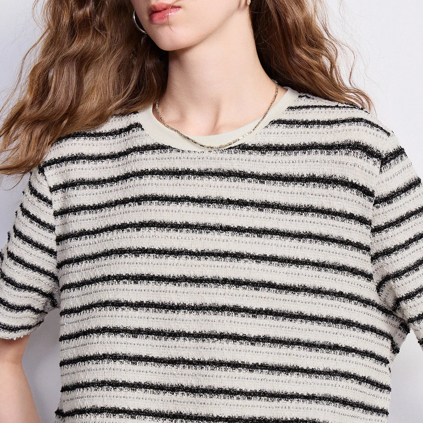 Blusa Feminina Listrada Texturizada Gola Redonda