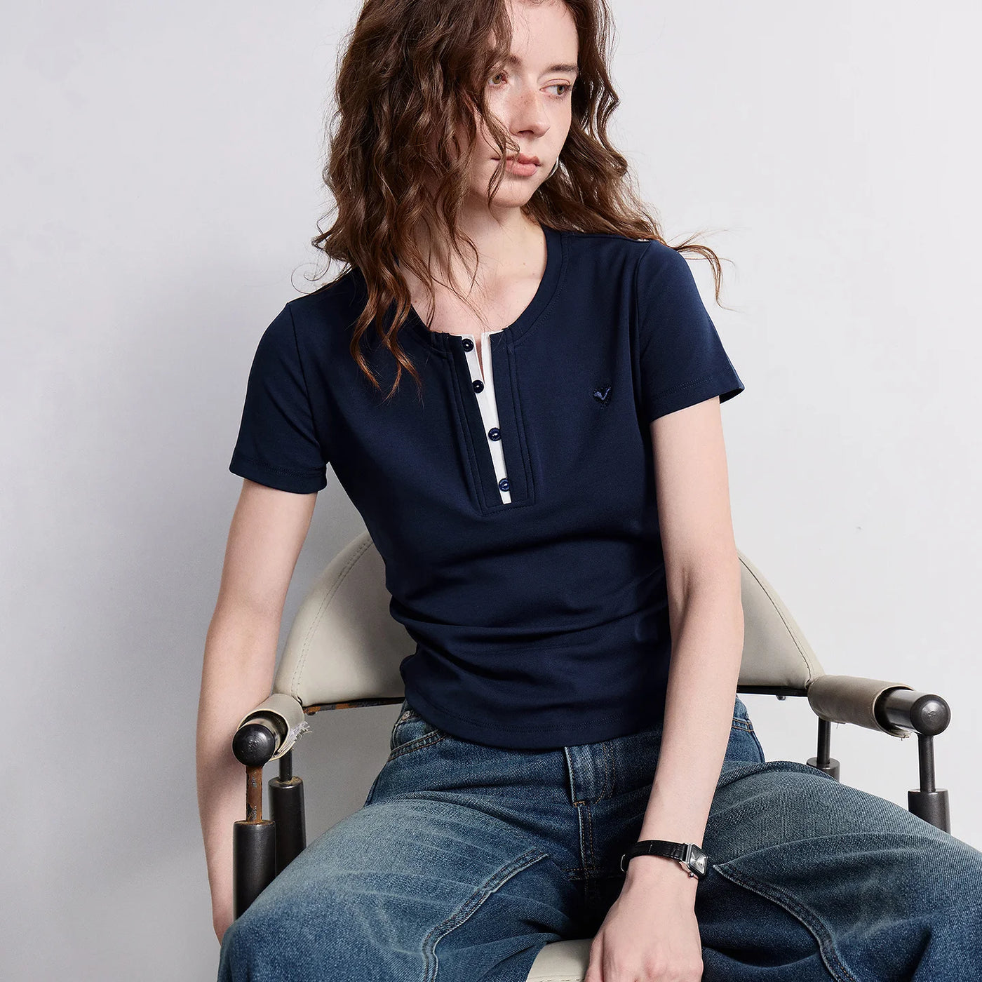 Camiseta Feminina Cropped de Algodão Color Block