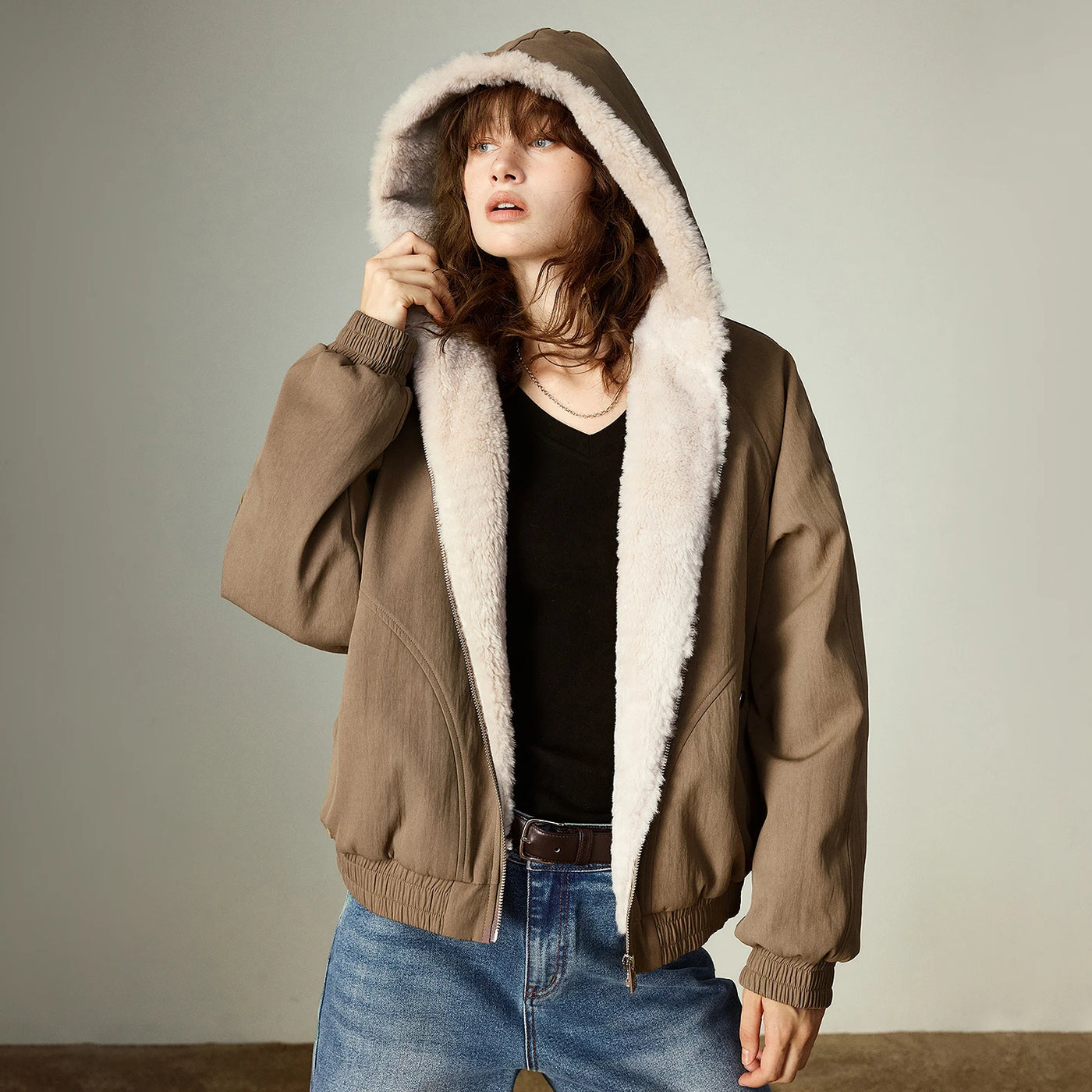 Jaqueta Feminina Acolchoada com Capuz Estilo Barn