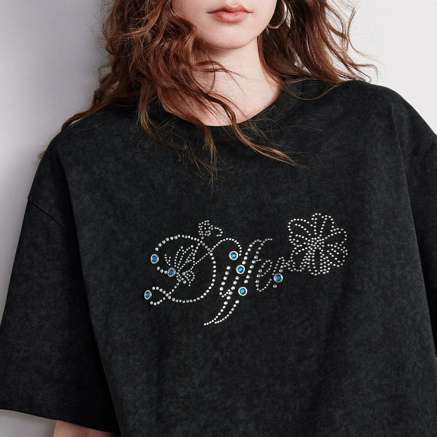 Camiseta Feminina de Algodão com Strass e Efeito Batik