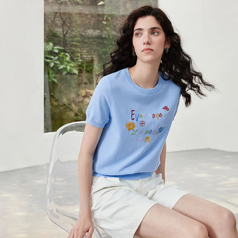 Blusa Feminina de Tricô com Bordado Floral e Letras