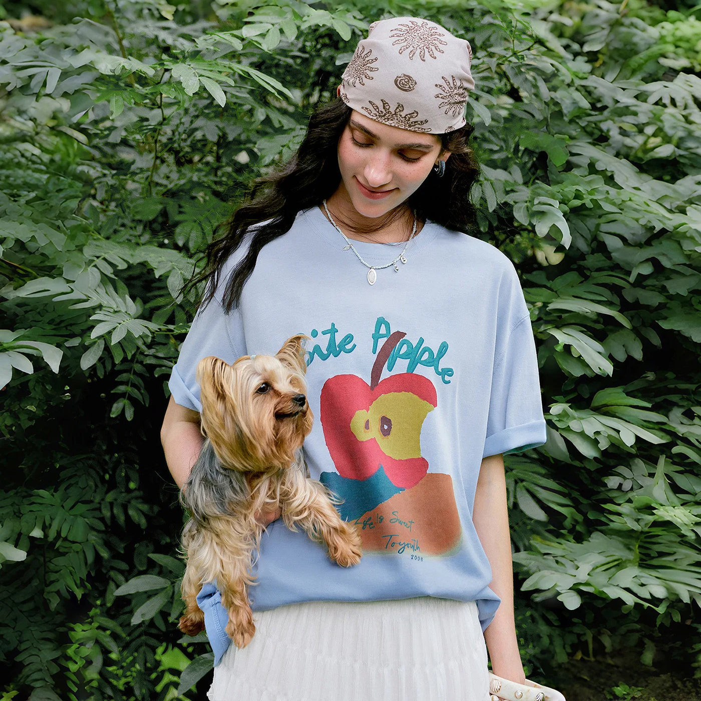 Camiseta Feminina Degradê com Estampa de Maçã