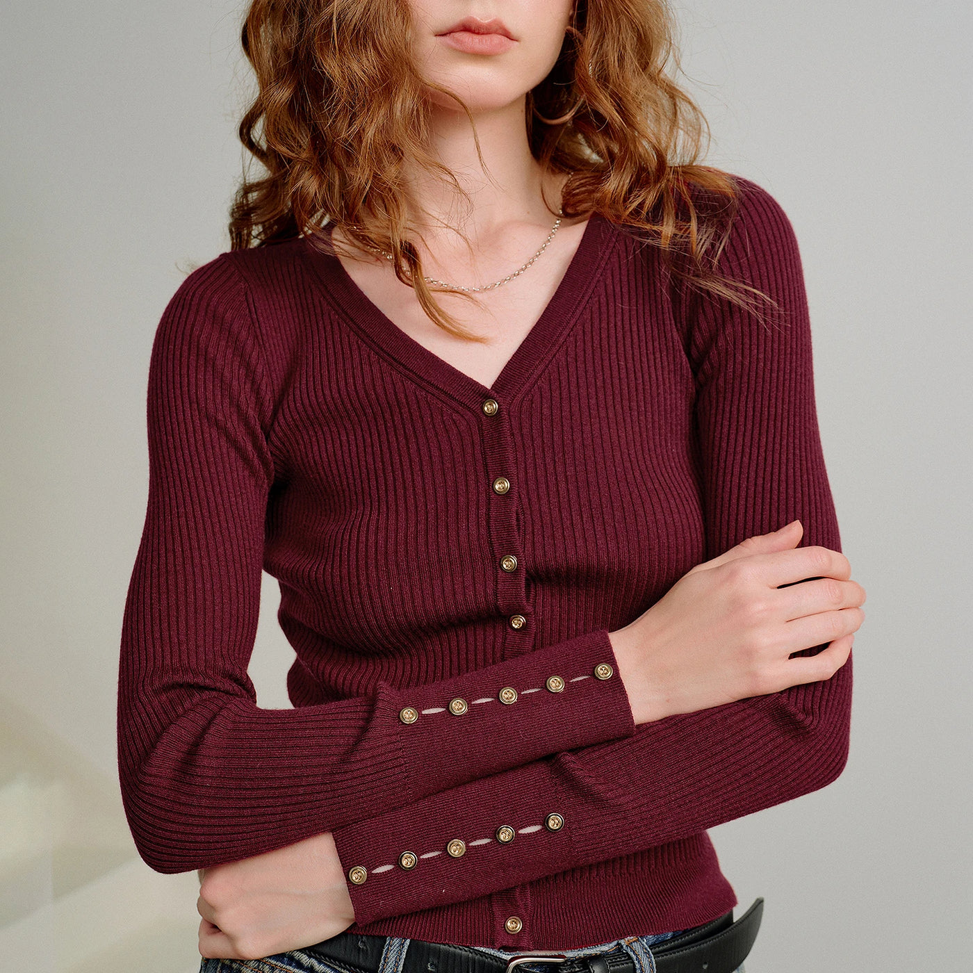 Blusa Feminina de Tricô com Lã e Botões Dourados