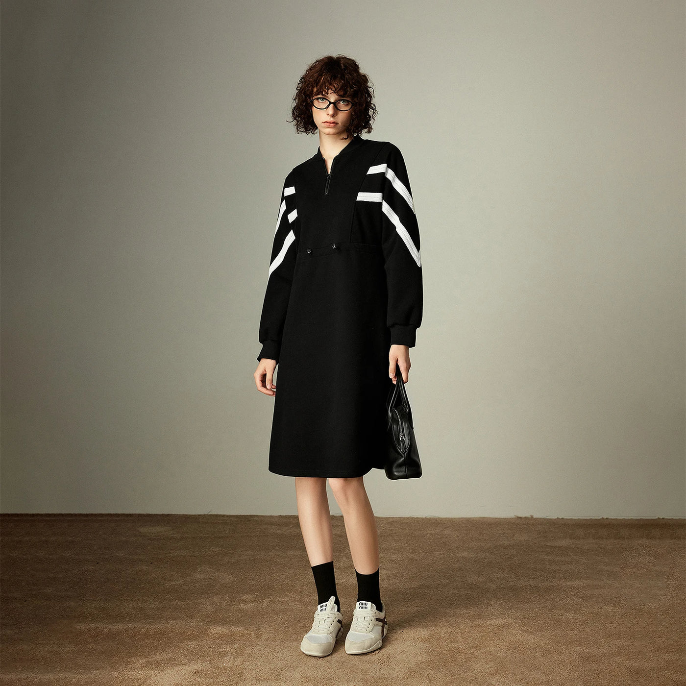 Vestido Esportivo Longo Preto com Listras