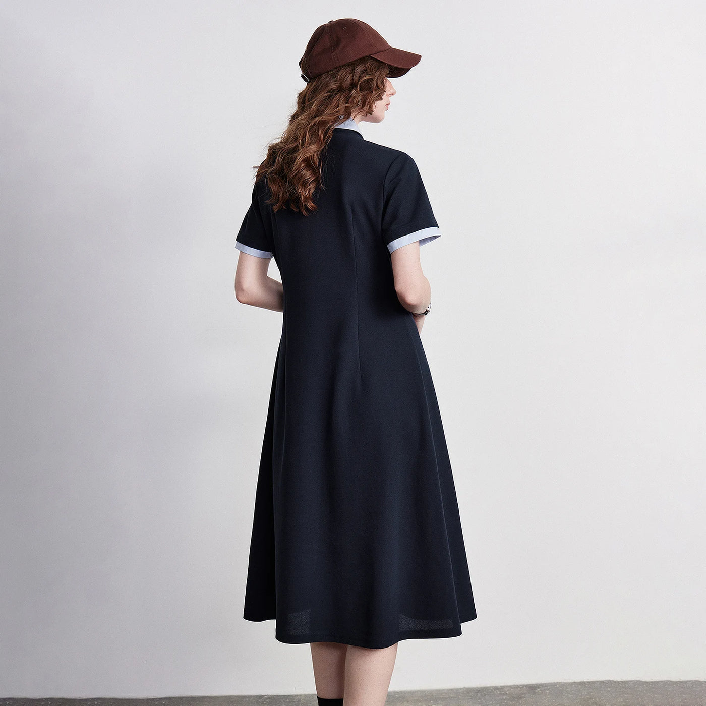 Vestido Polo Feminino Color Block com Saia Evasê