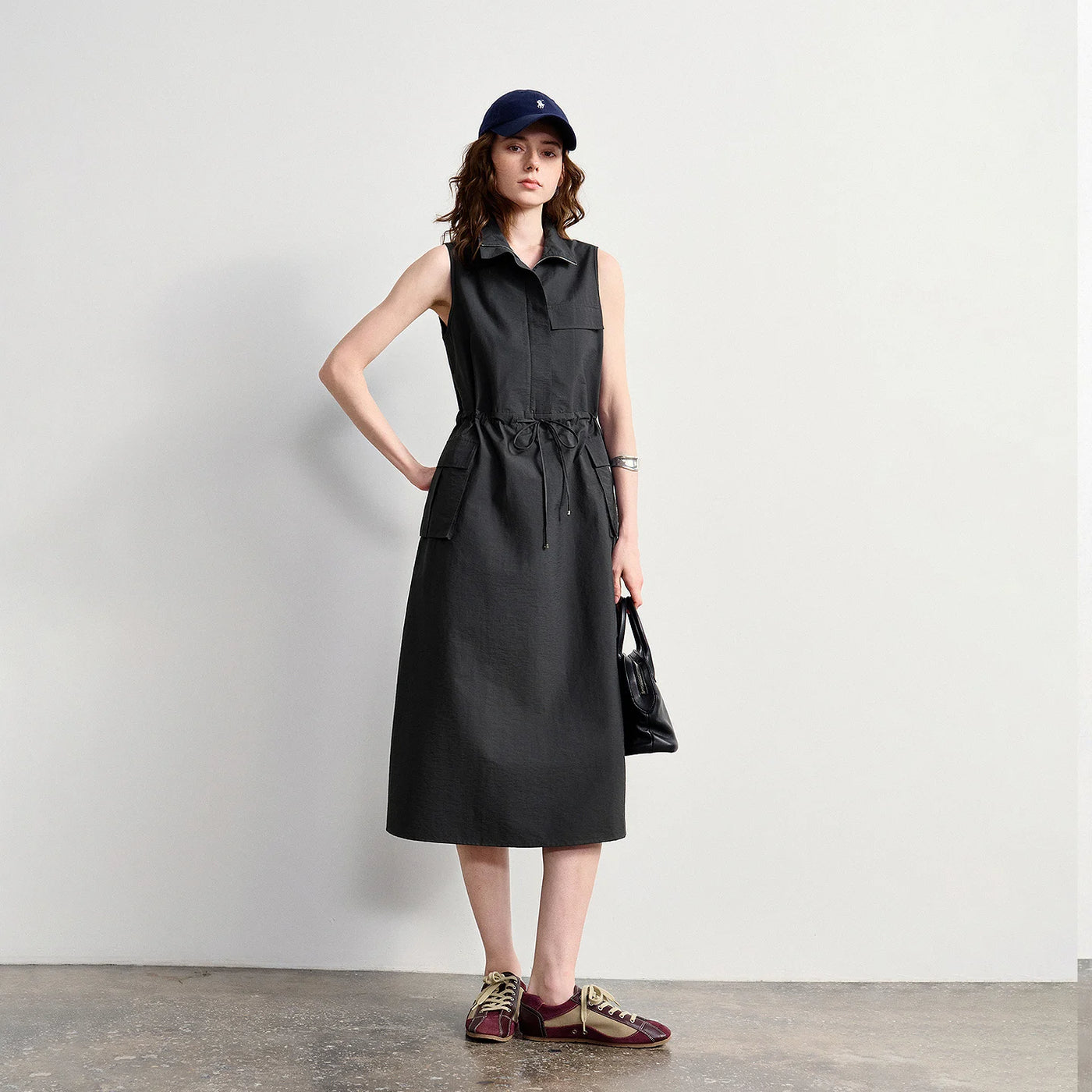 Vestido Midi Cinza-Chumbo Utilitário com Bolsos