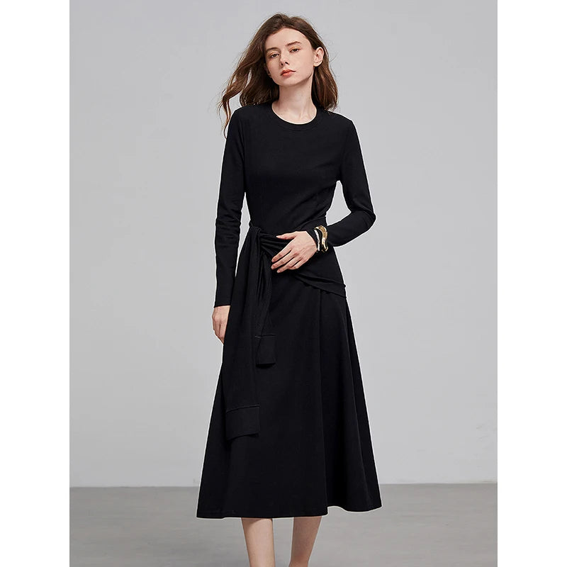 Vestido Midi Preto com Recorte nas Costas e Cintura Marcada