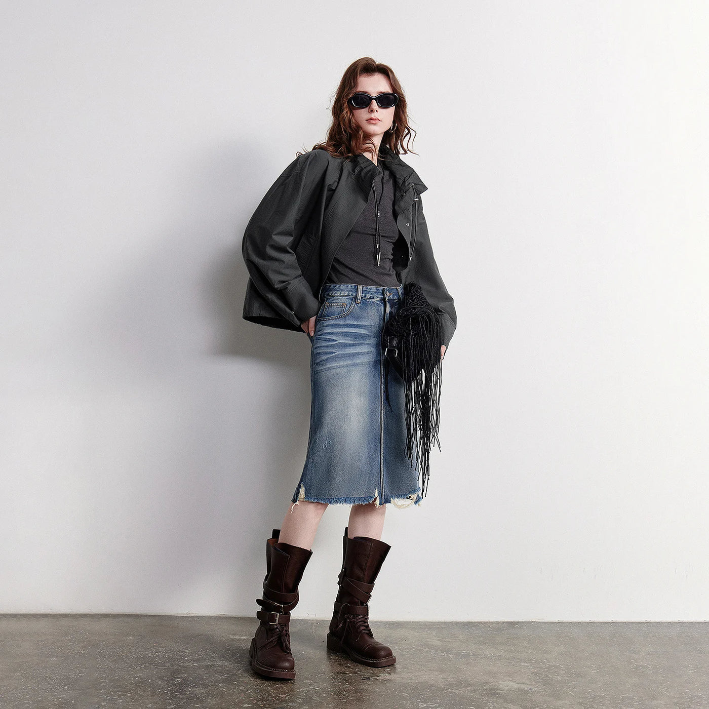 Saia Jeans Midi Feminina com Bolsos Reta