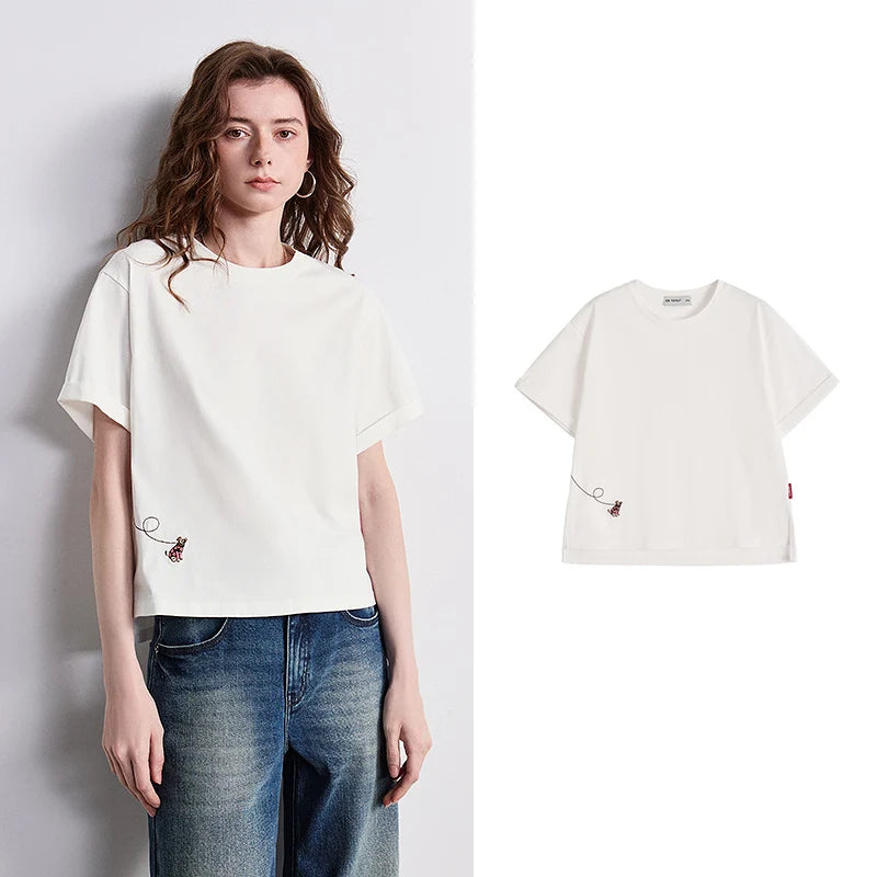 Camiseta Feminina de Algodão Assimétrica com Bordado Cachorro