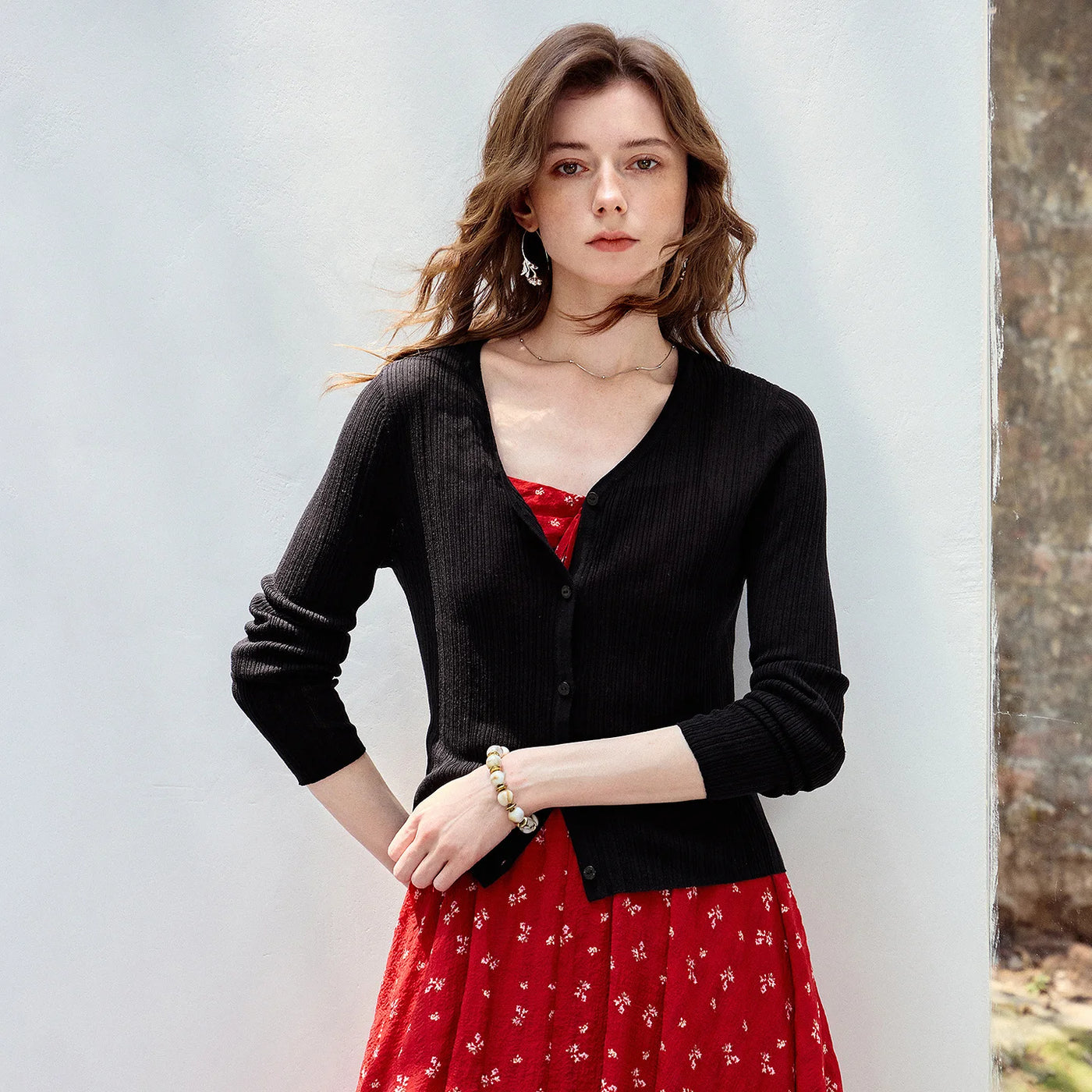 Cardigan Feminino de Linho Canelado com Decote V