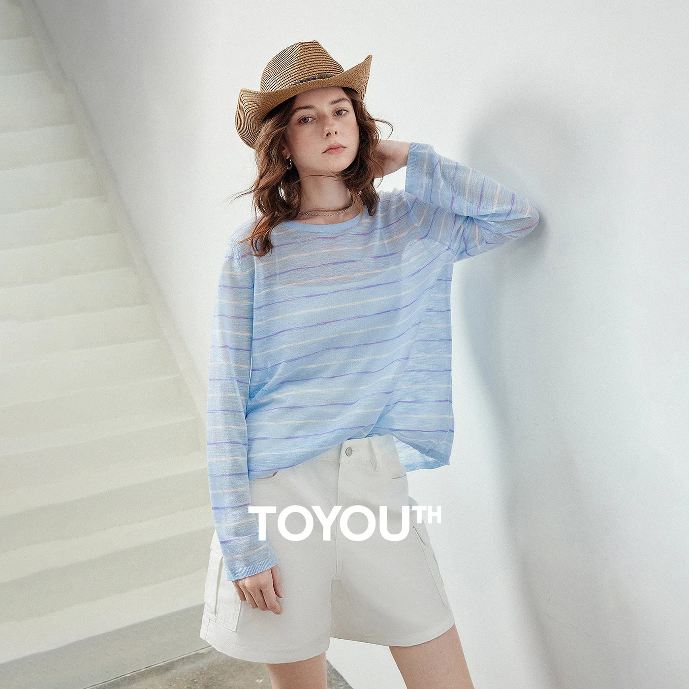 Blusa Feminina de Linho Listrada com Fenda nas Costas