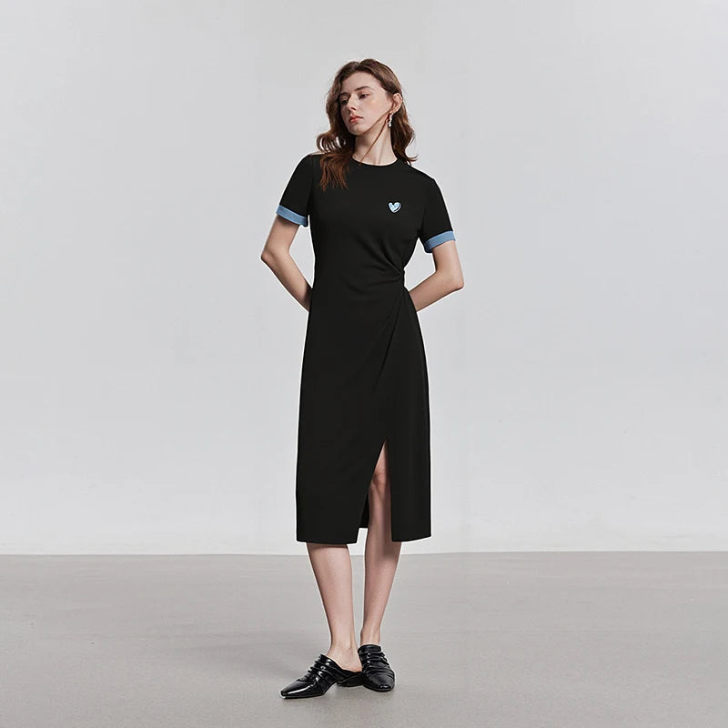 Vestido Midi com Recortes e Bordado