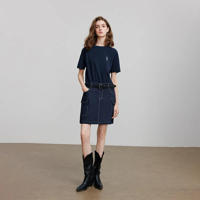 Vestido Curto com Bordado Divertido