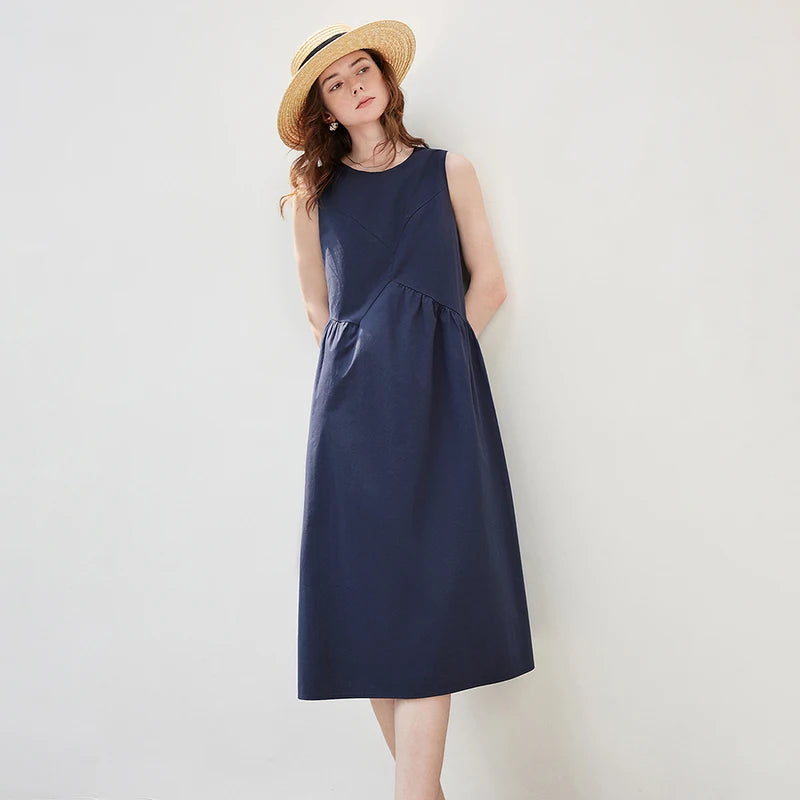 Vestido Midi com Recortes Assimétricos Sem Manga