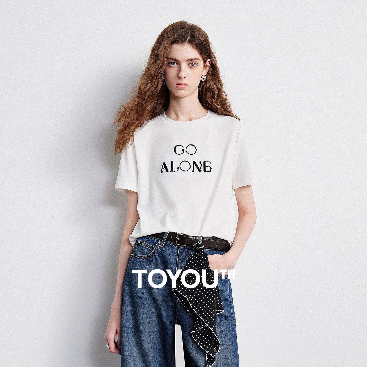 Camiseta Feminina de Algodão com Bordado 3D de Letras