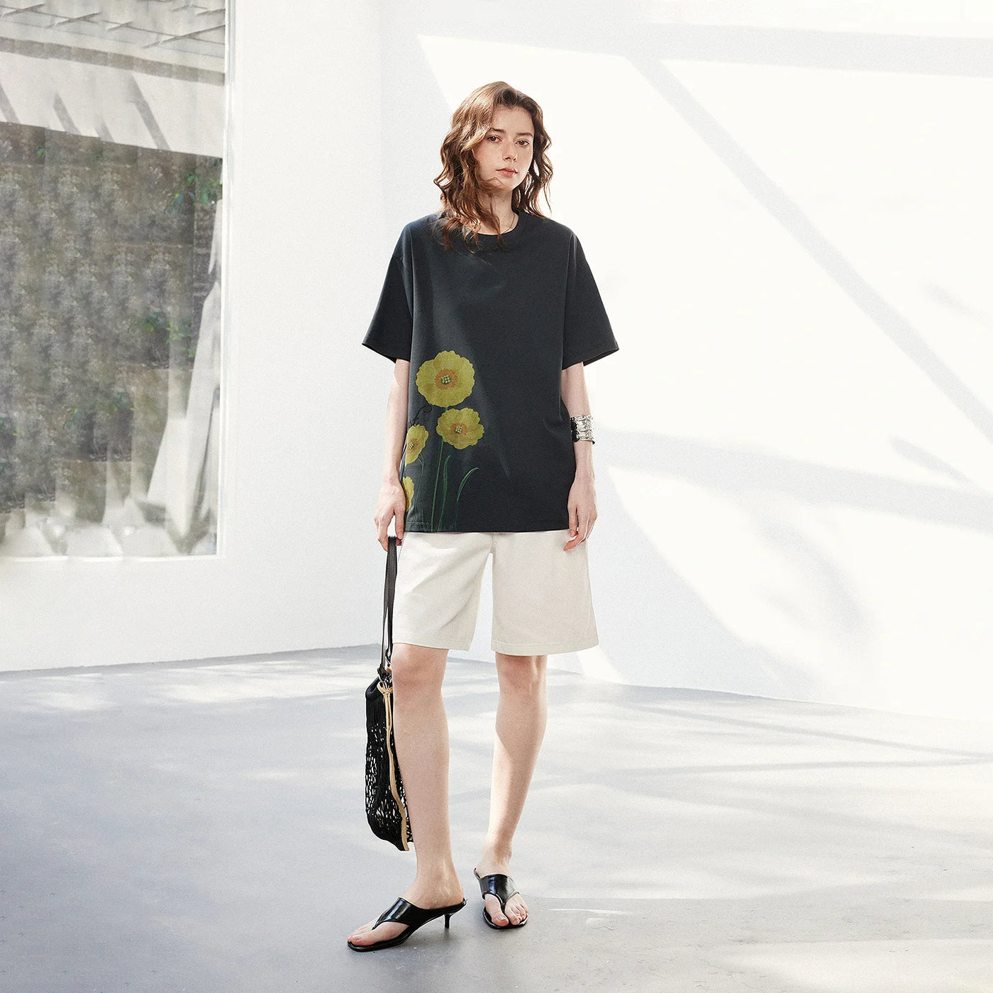 Camiseta Feminina de Algodão com Estampa Floral Amarela