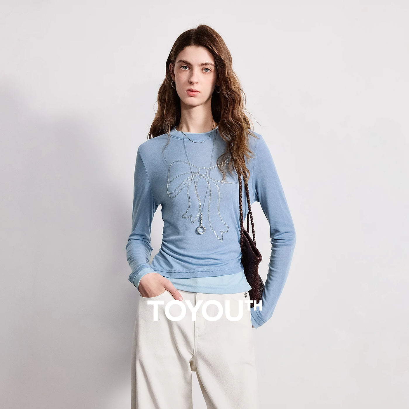 Blusa Feminina de Lã Efeito Duas Peças com Laço e Strass
