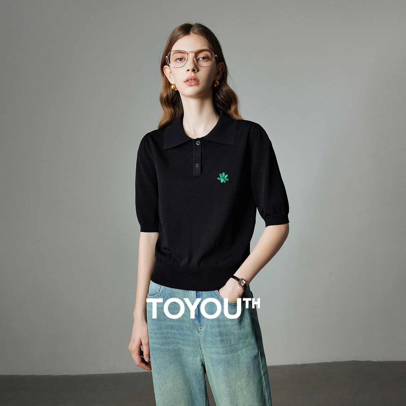 Blusa Feminina de Tricô com Gola Polo e Bordado