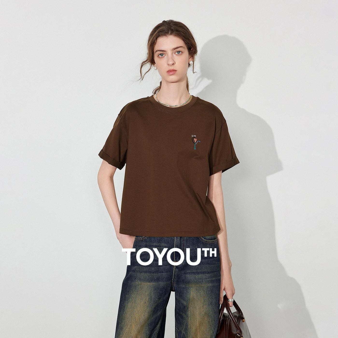 Camiseta Feminina 100% Algodão com Bordado Artístico