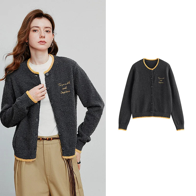 Cardigan Feminino Color Block com Bordado de Letras