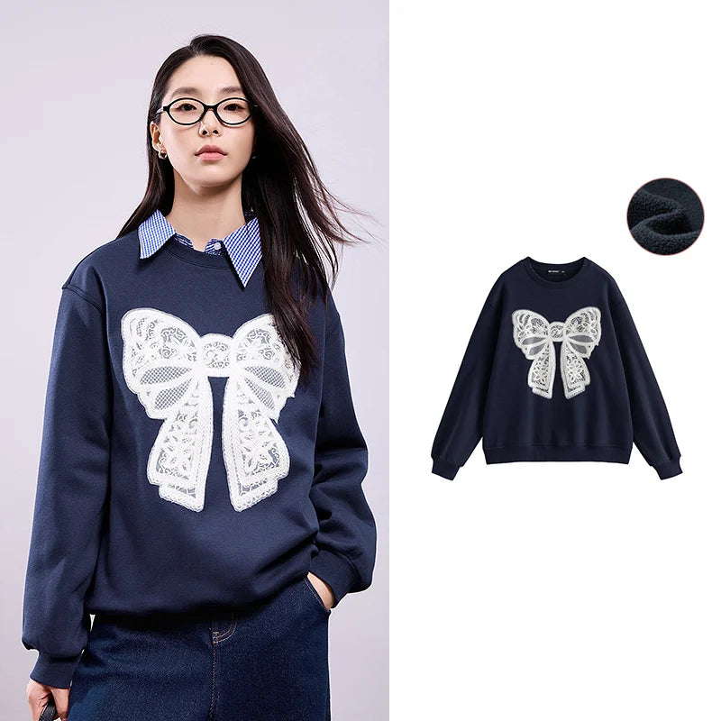 Moletom Feminino Assimétrico com Laço e Renda