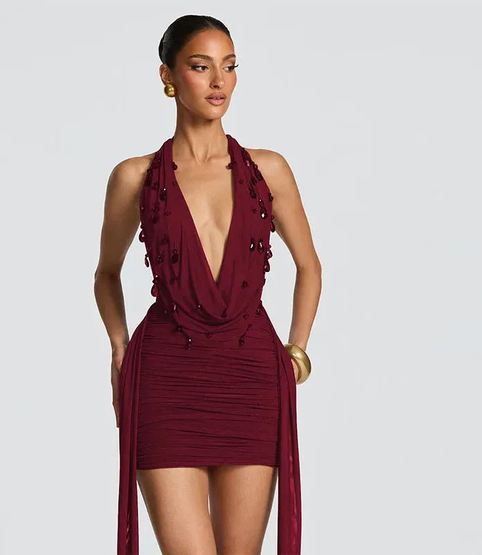 Vestido Curto Feminino Frente Única com Pedraria