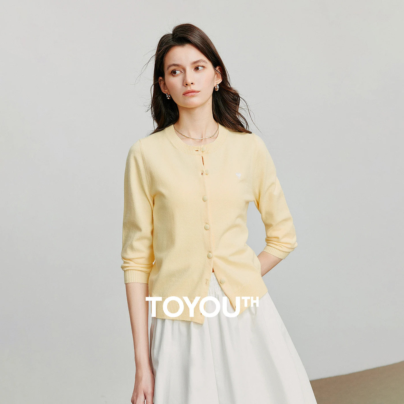 Cardigan Feminino de Tricô com Lã e Gola Redonda