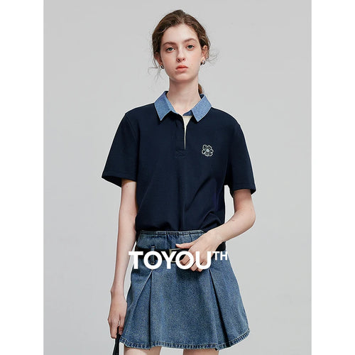 Camiseta Polo Feminina Piquet com Gola Jeans e Bordado