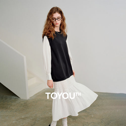 Vestido Midi Manga Longa com Recortes Preto e Branco