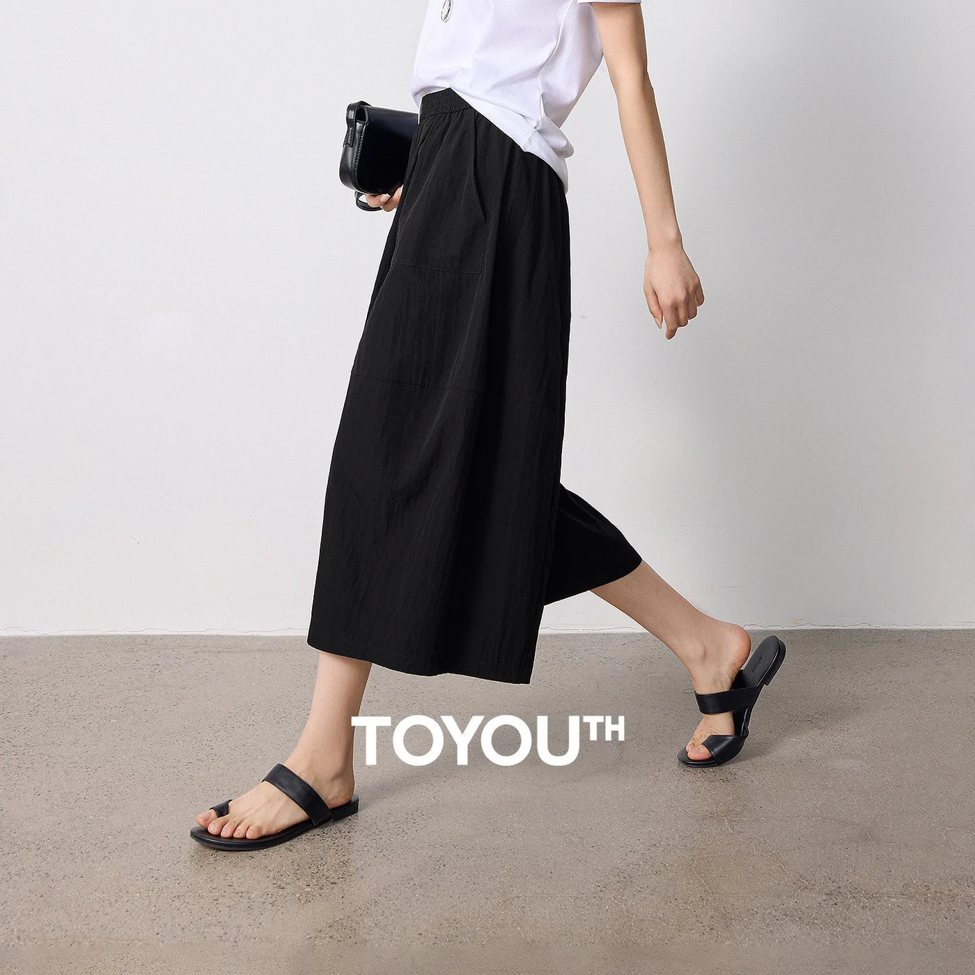 Calça Wide Leg Feminina Cropped com Fenda e Textura