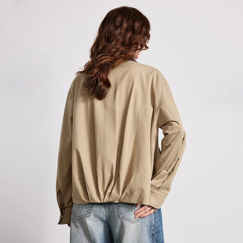 Jaqueta Feminina Leve Estilo Barn com Gola Contrastante