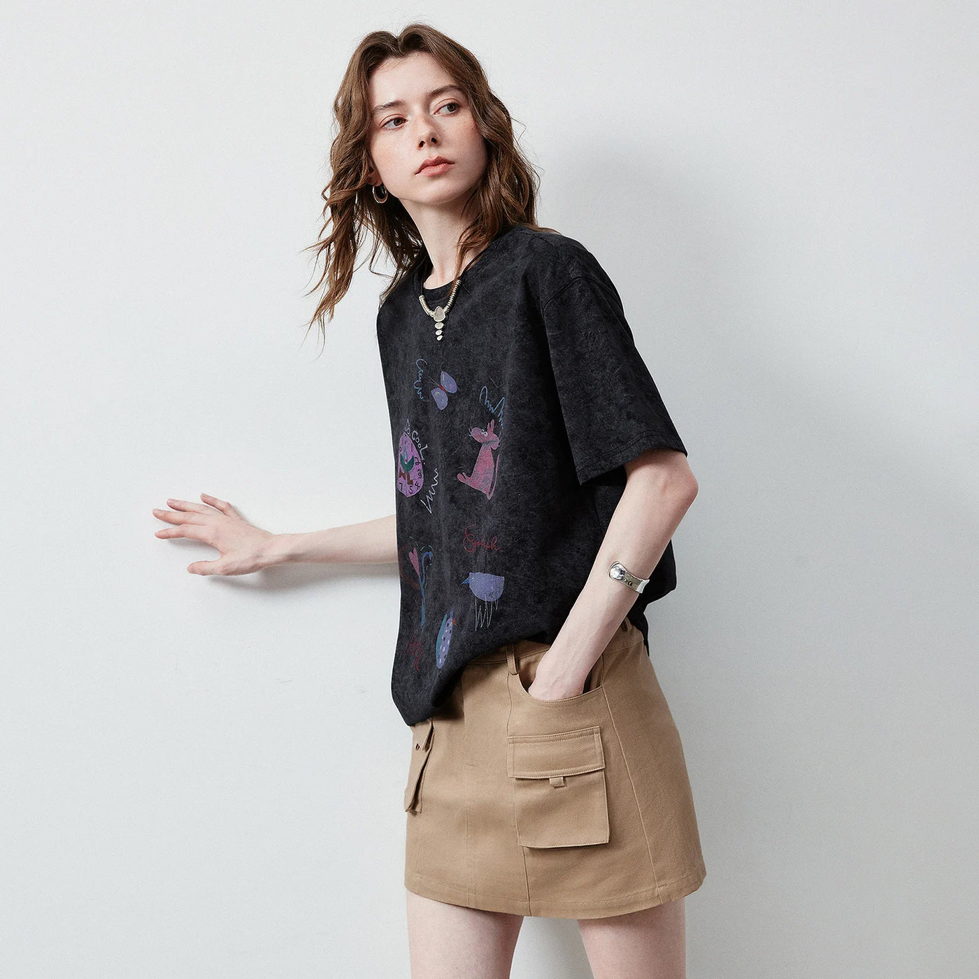 Camiseta Feminina de Algodão com Estampa Grafite Batik