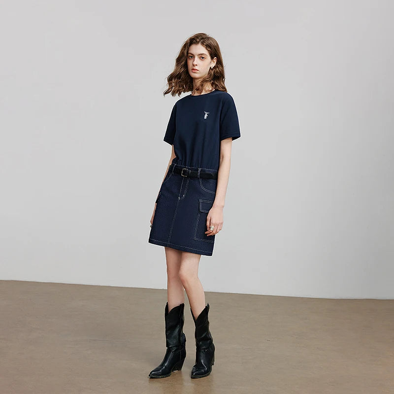 Vestido Curto com Bordado Divertido