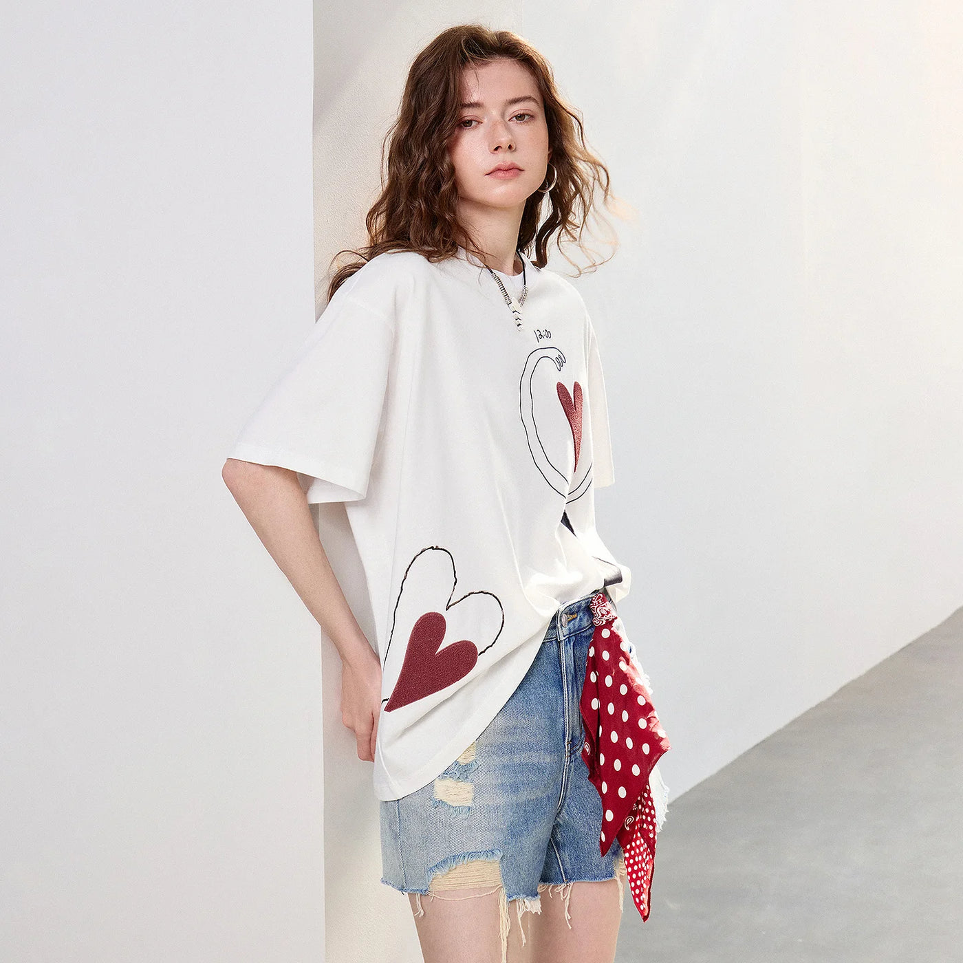 Camiseta Feminina 100% Algodão com Bordado Coração
