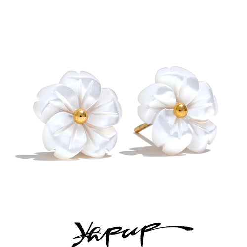 Brinco Flor Romântica com Concha Natural