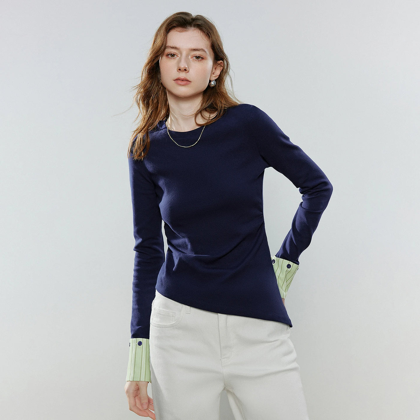 Blusa Feminina Assimétrica de Algodão com Recortes