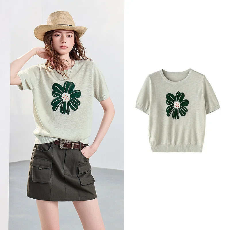 Blusa Feminina de Tricô Jacquard Floral Manga Curta