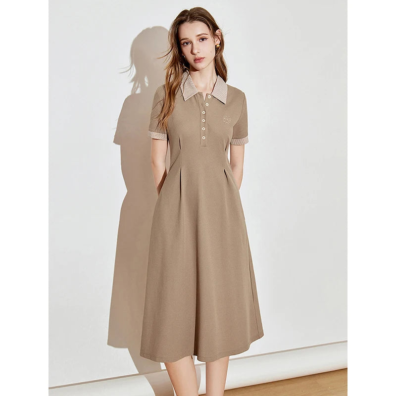 Vestido Polo Midi com Bordado Floral e Cintura Marcada