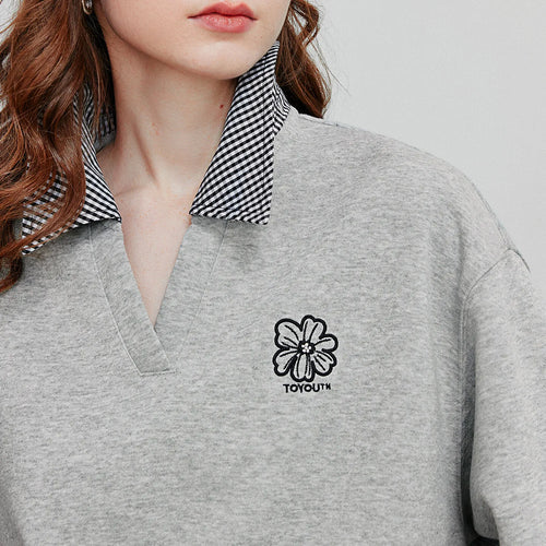 Moletom Feminino Efeito Duas Peças com Gola Polo e Bordado