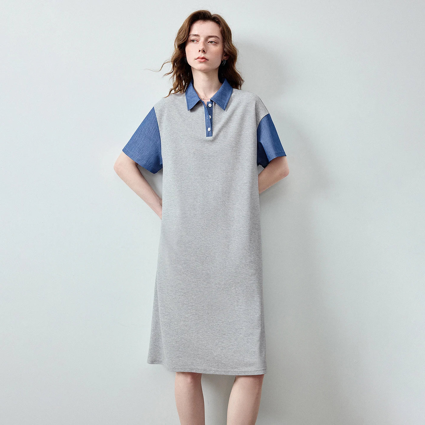 Vestido Polo Curto Jeans com Recortes