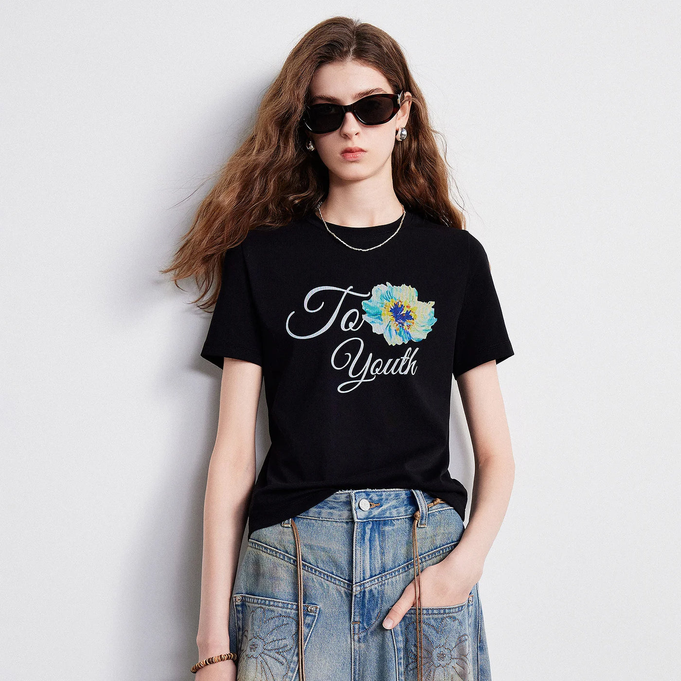 Camiseta Feminina de Liocel com Estampa Artística