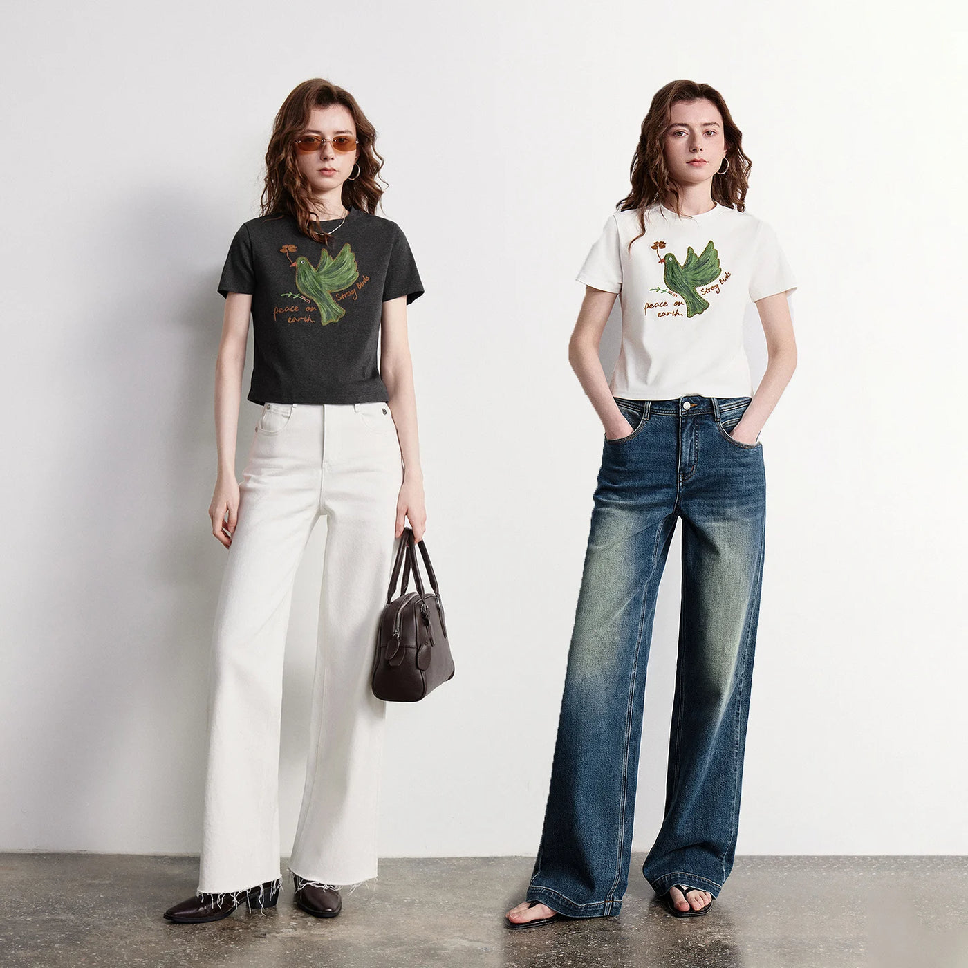 Camiseta Feminina de Algodão com Estampa Floral e Pássaros