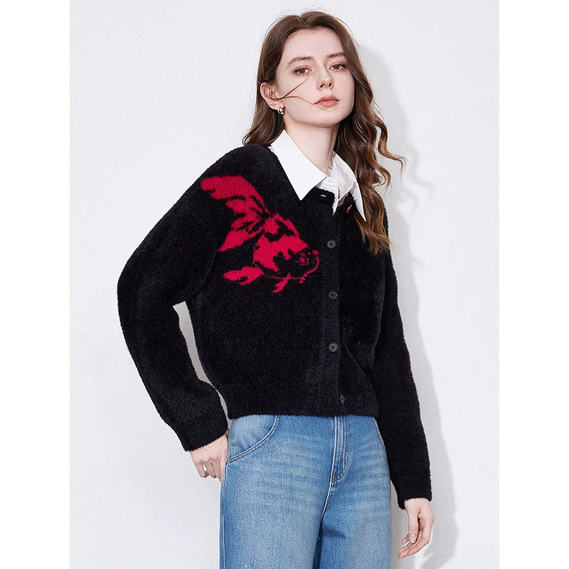 Cardigan Feminino com Jacquard de Carpa Koi e Botões