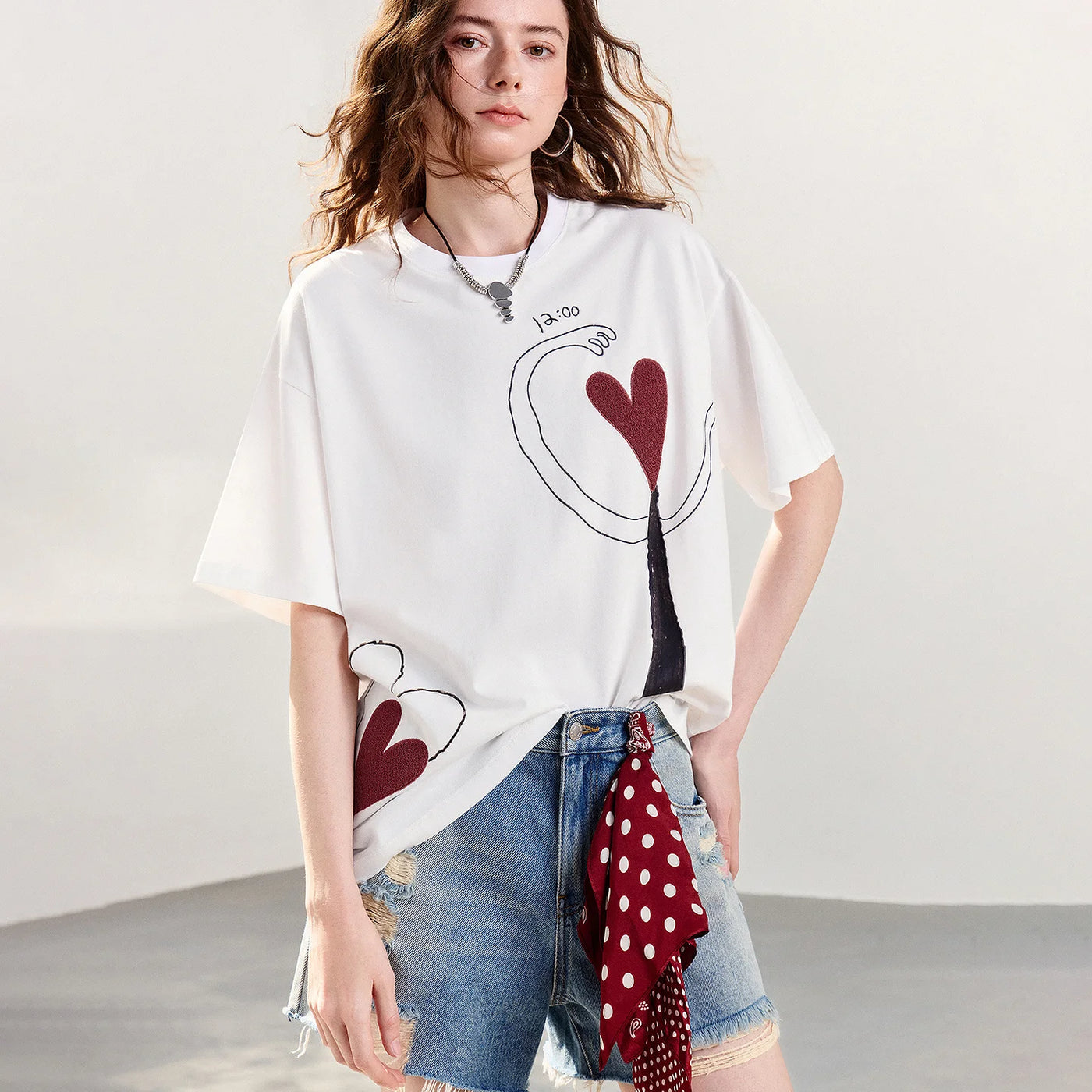 Camiseta Feminina 100% Algodão com Bordado Coração