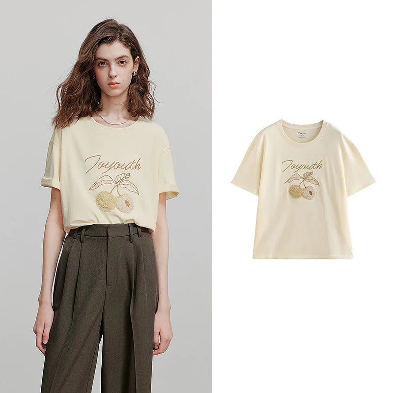 Camiseta Feminina de Algodão com Bordado Cereja e Paetê