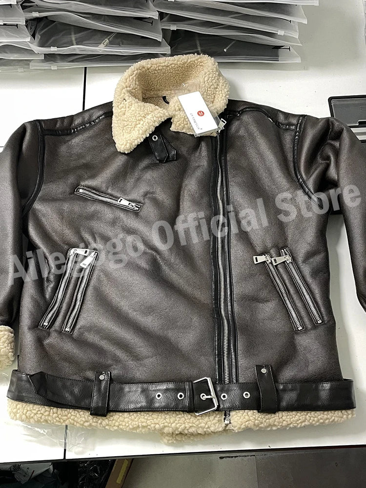 Jaqueta com Pelo em Couro Sintético Vintage