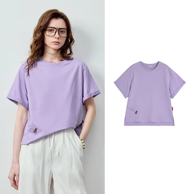 Camiseta Feminina de Algodão Assimétrica com Bordado Cachorro