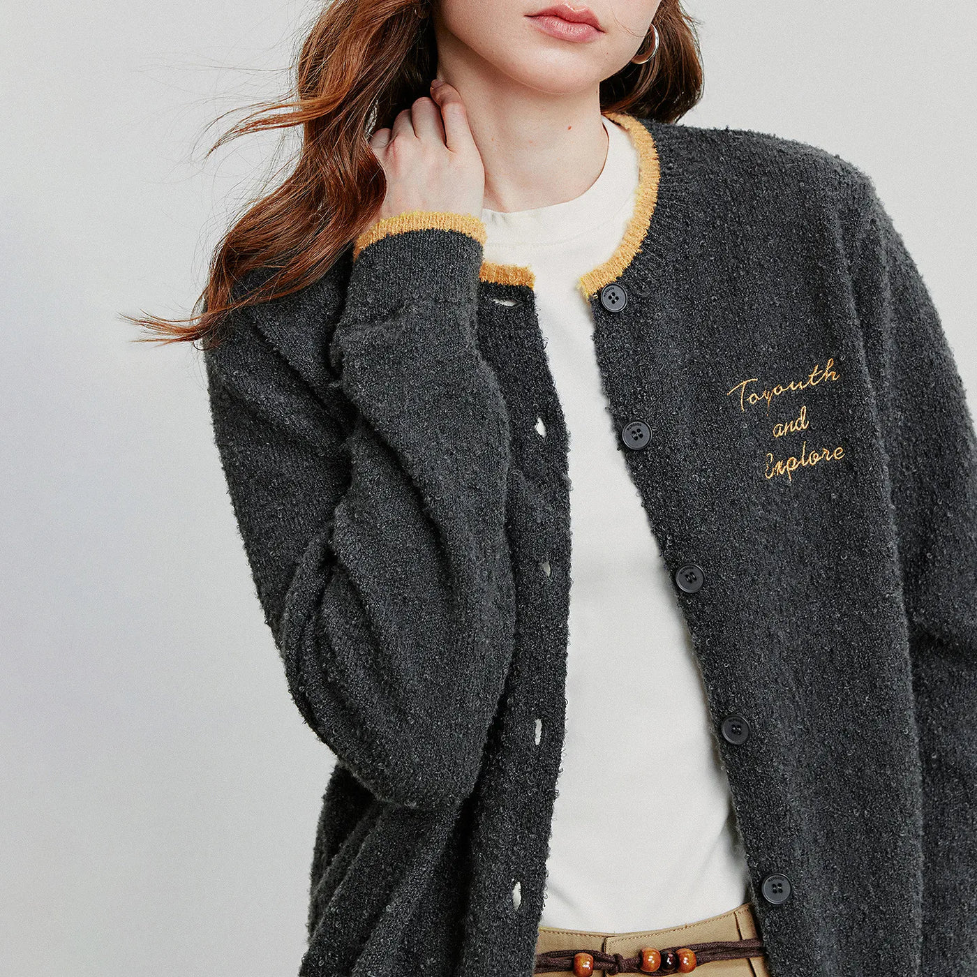 Cardigan Feminino Color Block com Bordado de Letras