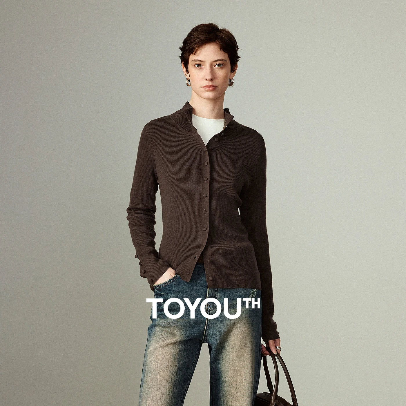 Cardigan Feminino de Lã Assimétrico com Gola Alta